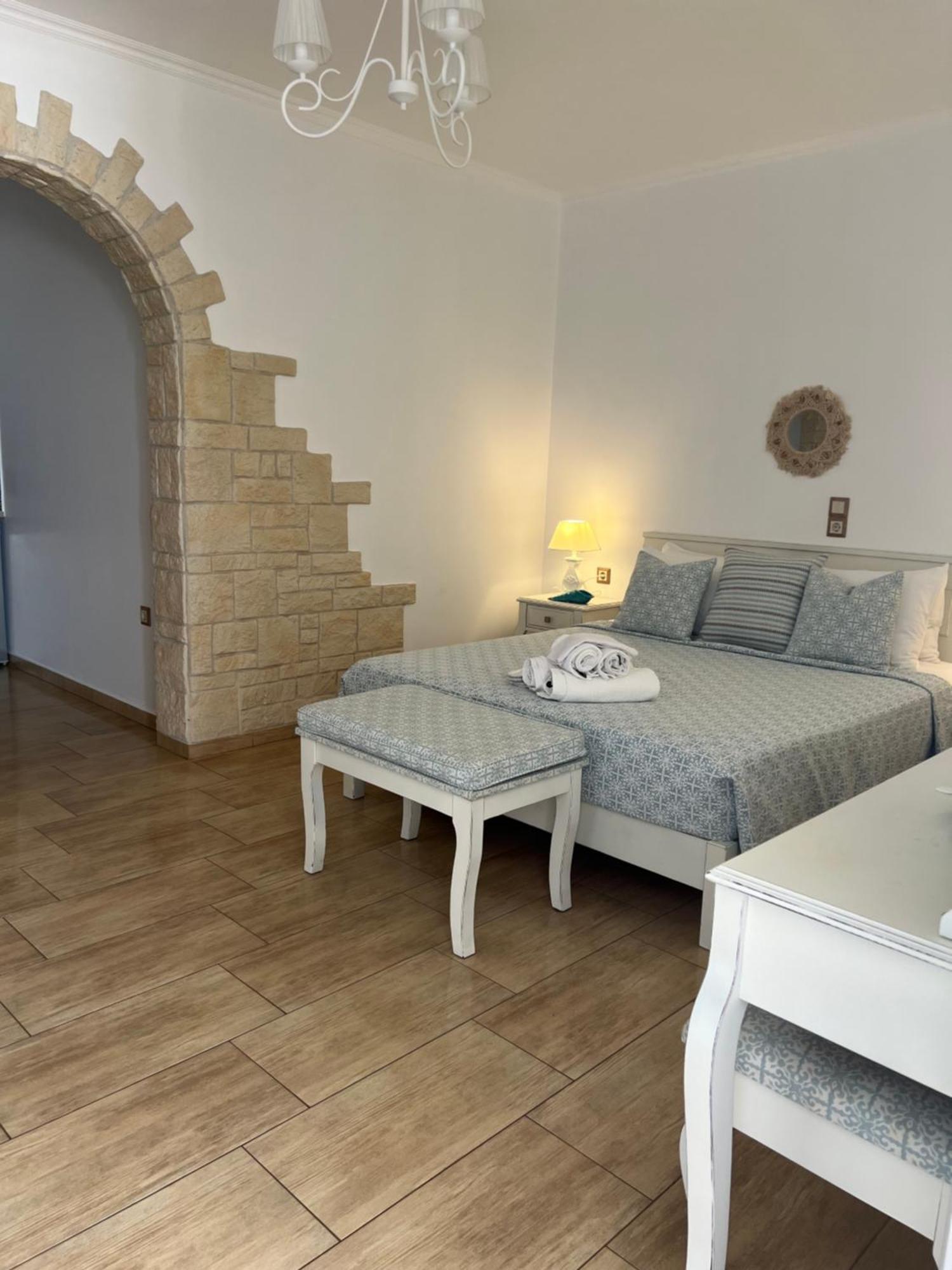 נאוסה Katerina Apartments & Studios מראה חיצוני תמונה